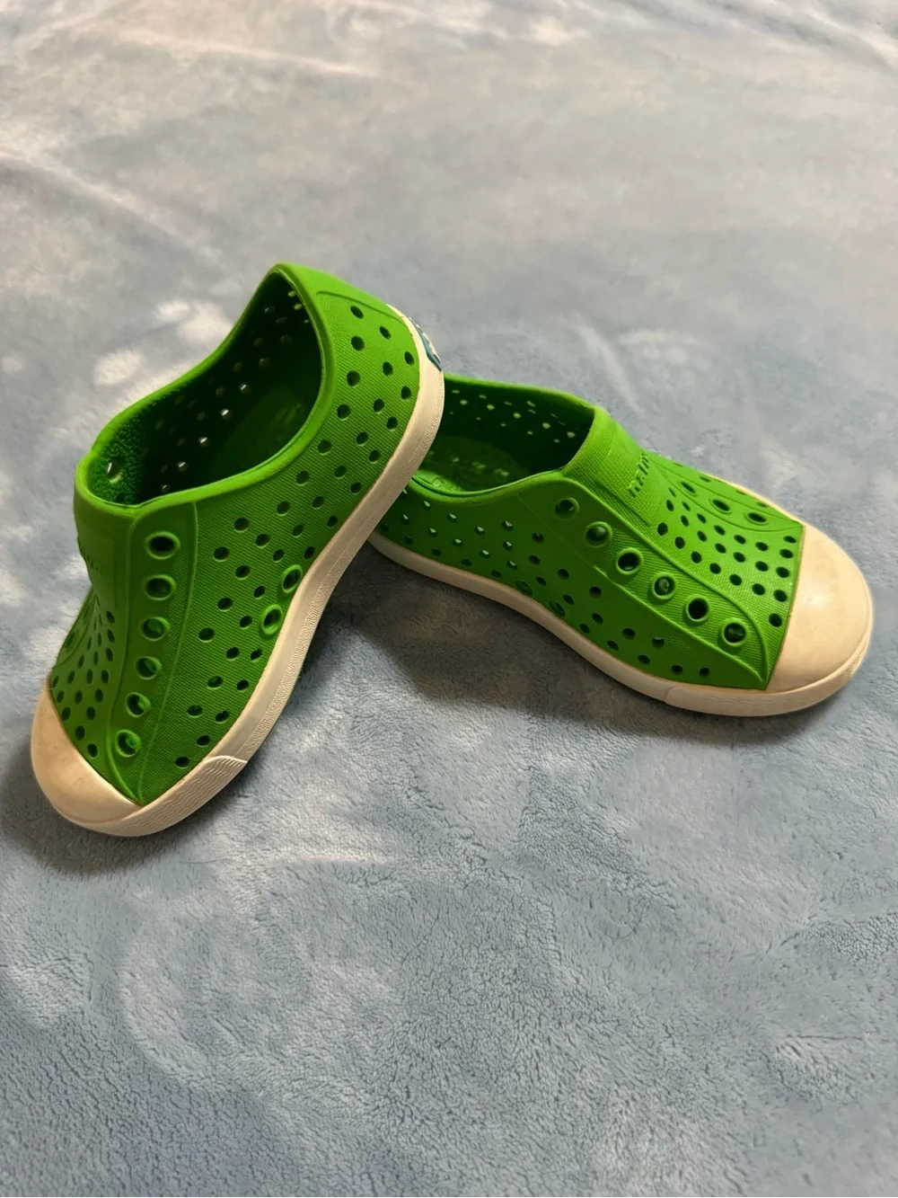 Native Jefferson Slip-On Kids Shoes in Bright Green